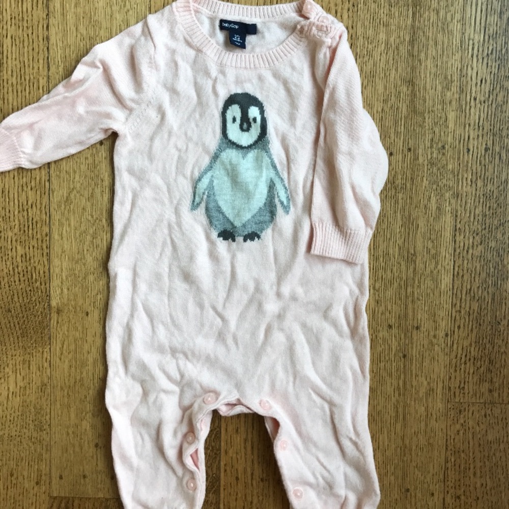 Gap Sz 12Mo Lightwight Knit Onesie Never Worn